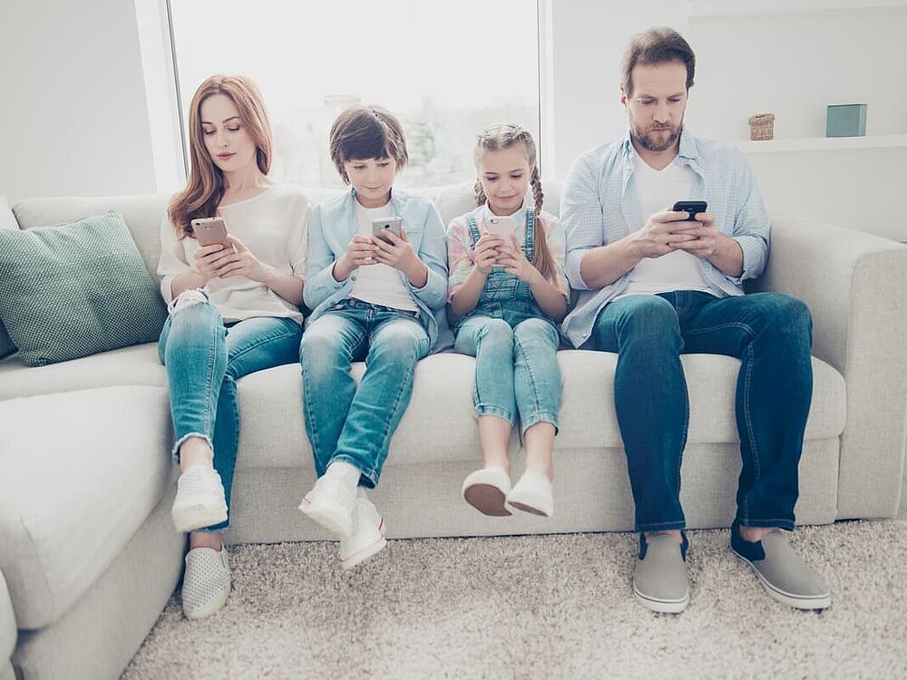 Die Nutzung digitaler Medien ist bereits bei Grundschülern sehr ausgeprägt und bestimmt den Tagesablauf.